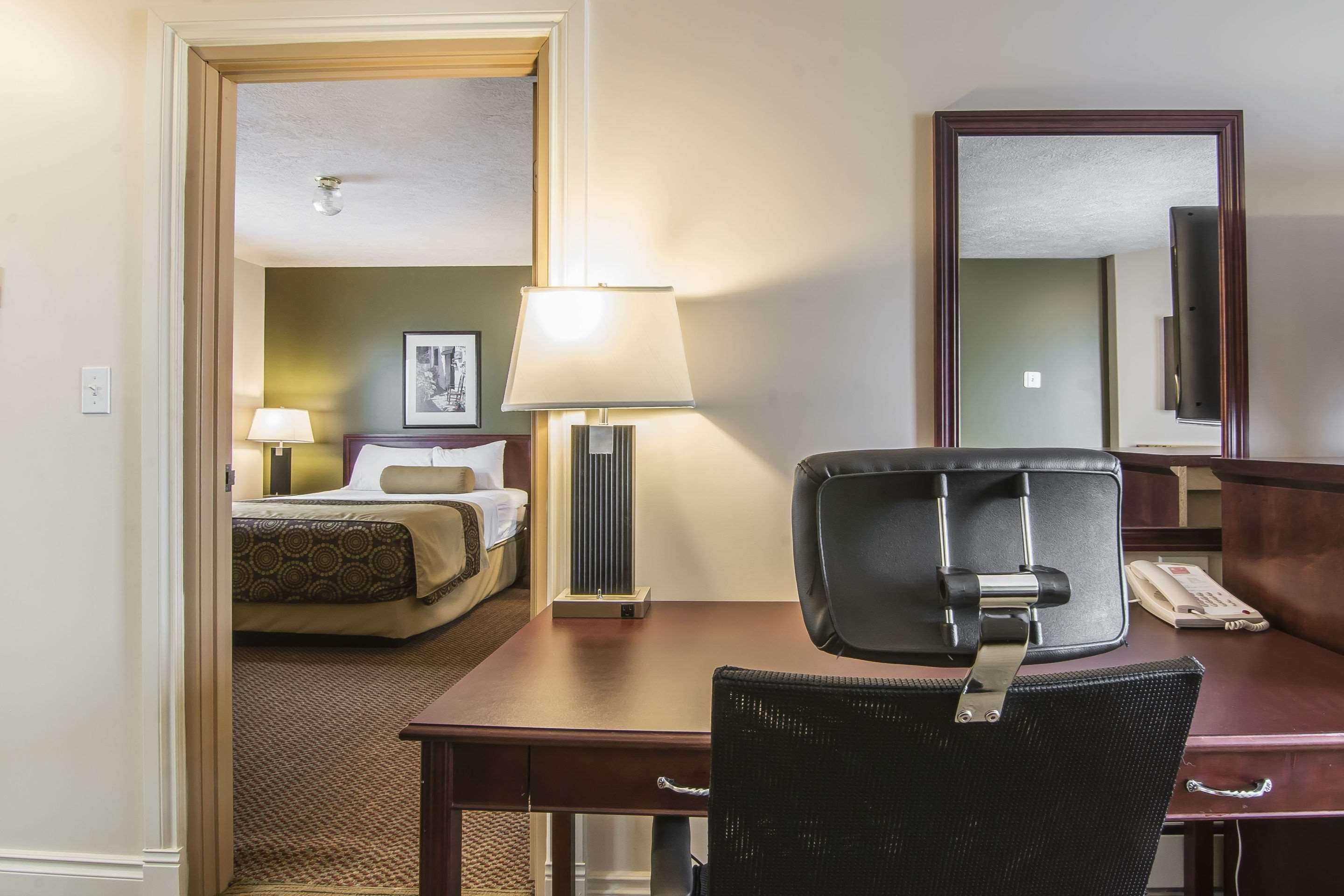Econo Lodge Inn & Suites High Level Eksteriør bilde