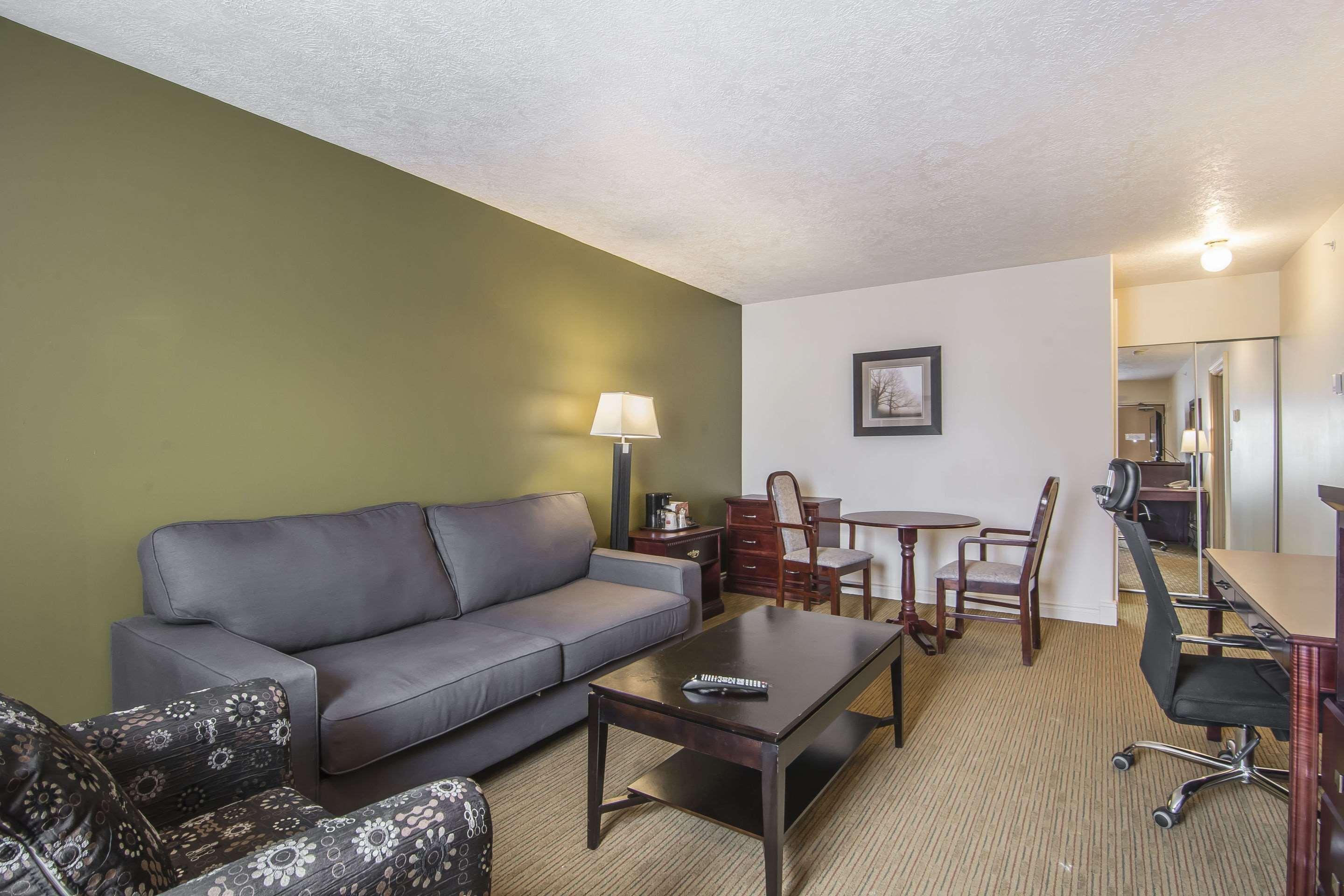 Econo Lodge Inn & Suites High Level Eksteriør bilde