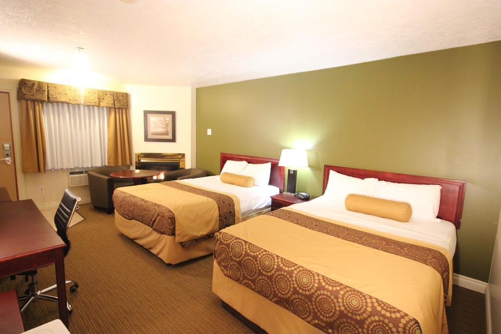 Econo Lodge Inn & Suites High Level Eksteriør bilde