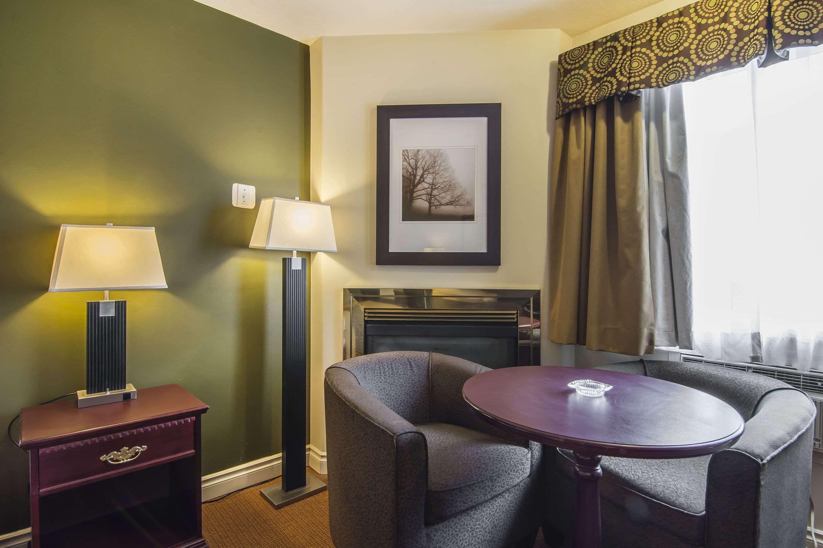 Econo Lodge Inn & Suites High Level Eksteriør bilde